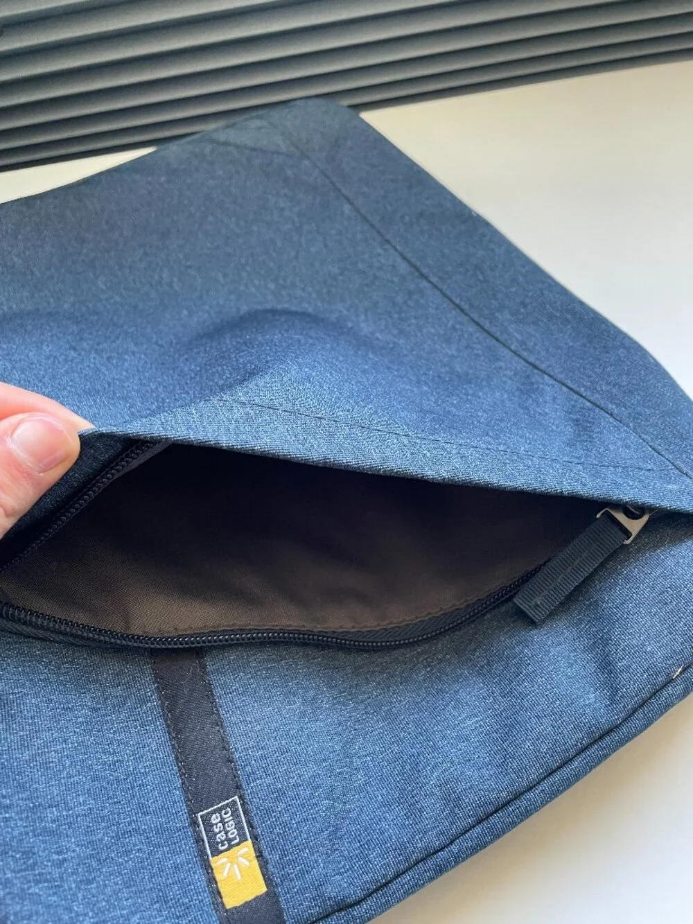 Case Logic Blue Laptop Sleeve - Picture 2 of 3